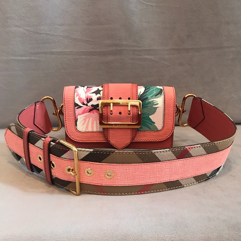 🍥SOLD🍥 Burberry Small Buckle Bag Peony Rose - Picture 5 of 11